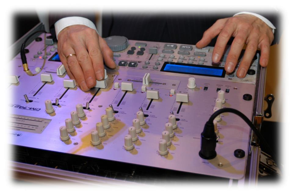 Musikalische Unterhaltung vom Feinsten mit LMB-DJ und LMB-Showtechnik