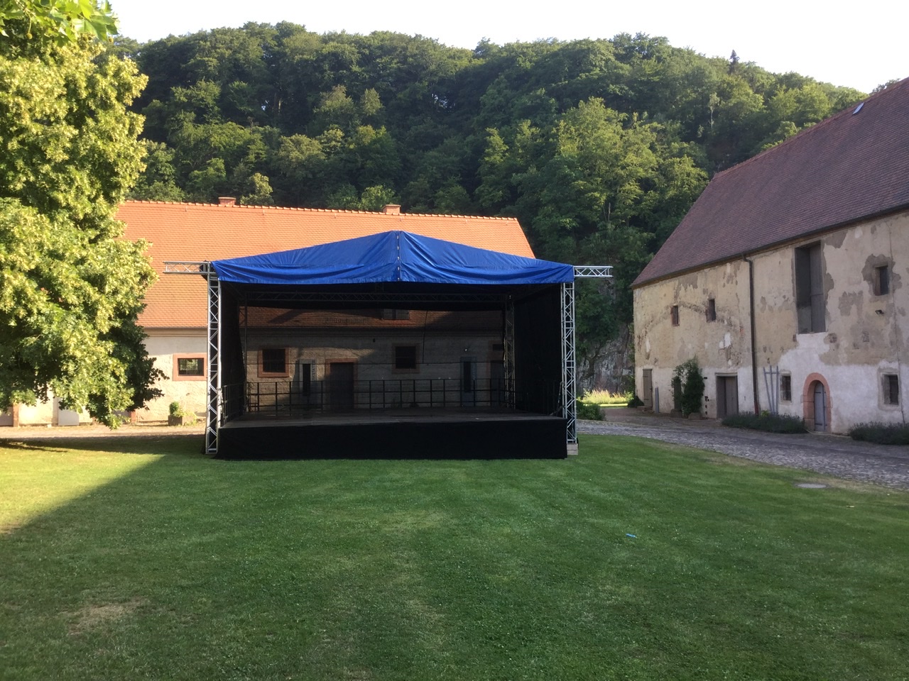 Bühne Globaltruss 8x6 mieten bei LTT Eventtechnik