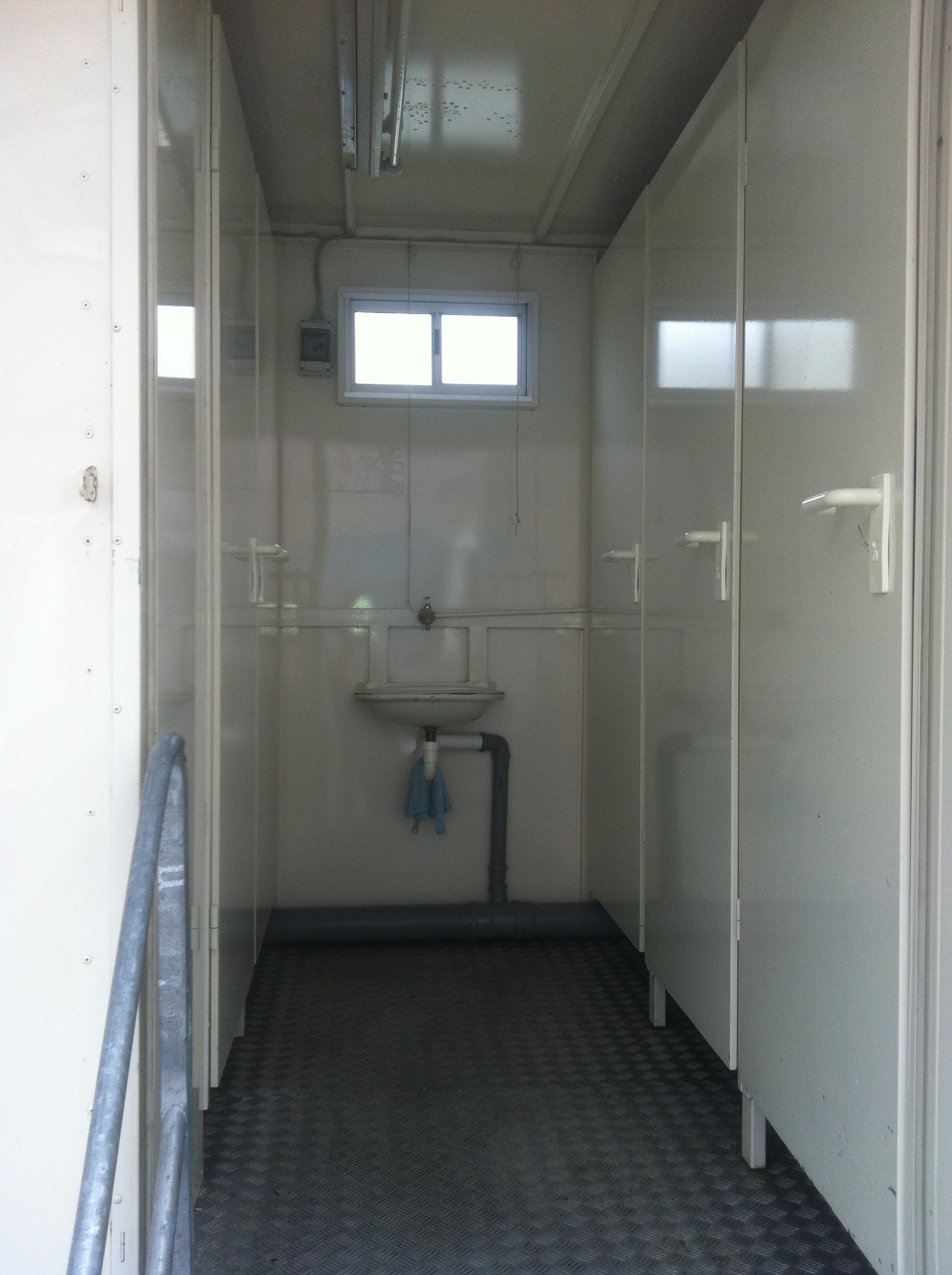 Toilettenwagen für Events aller Art, Kanalanschluss erforderlich – 2