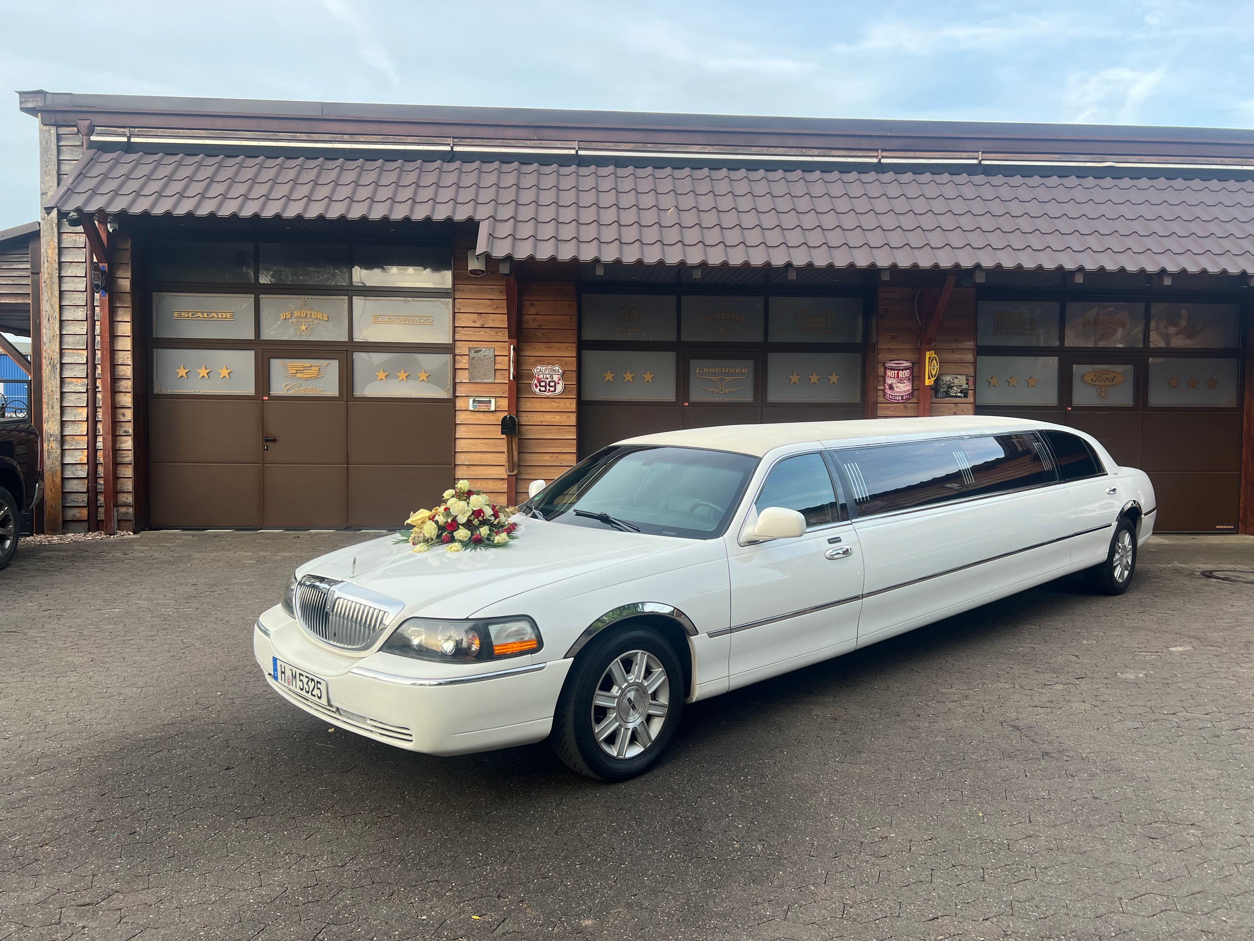 Lincoln Town Car Stretchlimousine – 2