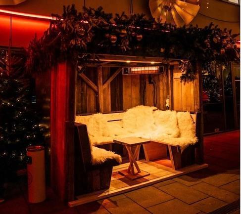 Kuschelhütte im Altholzlook / Weihnachtsmarkthütte / Sitzgelegenheit / Lounge / Sitzgarnitur / Biergarnitur – 3