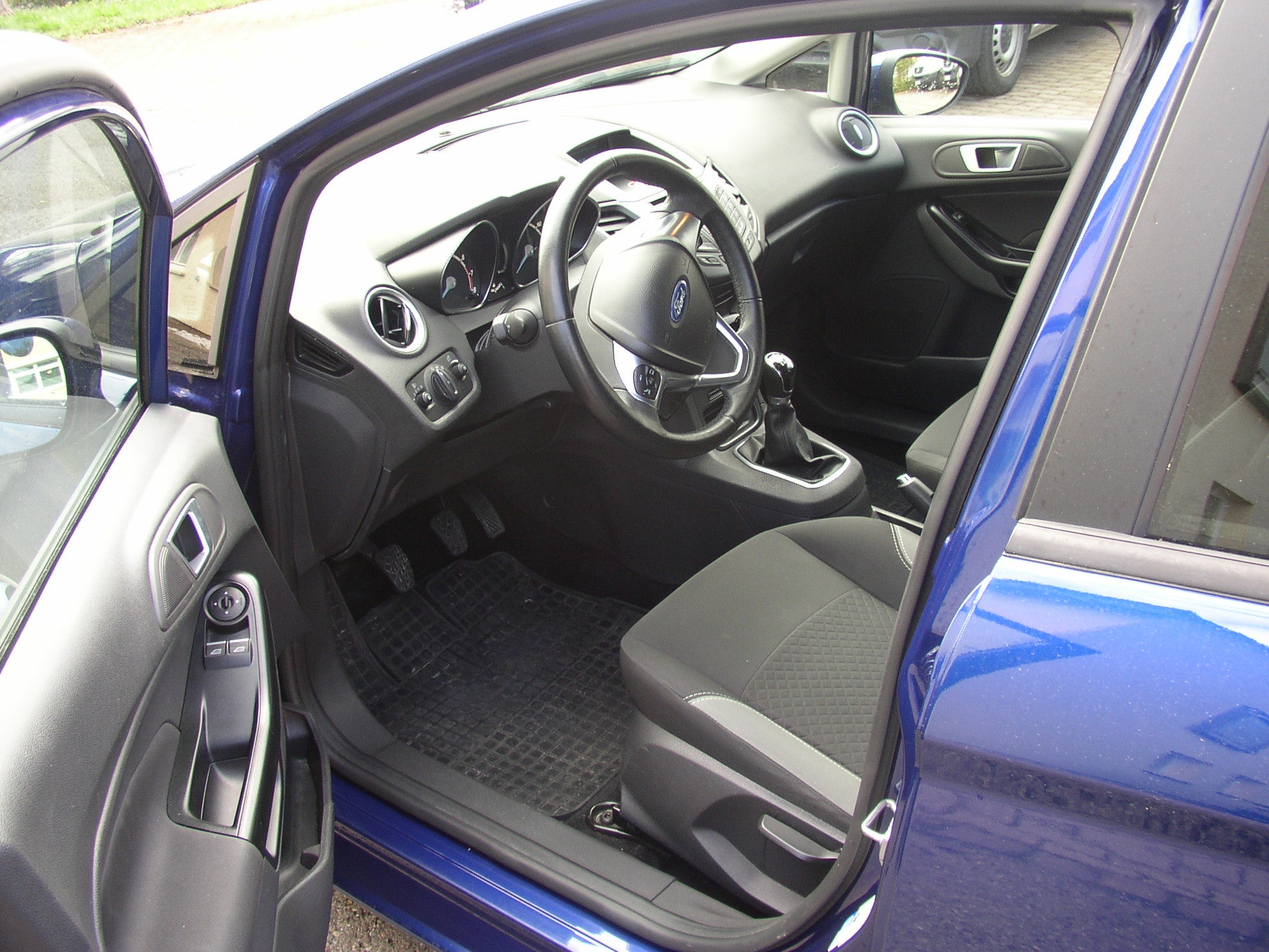 PKW Ford Fiesta 4 türig – 3