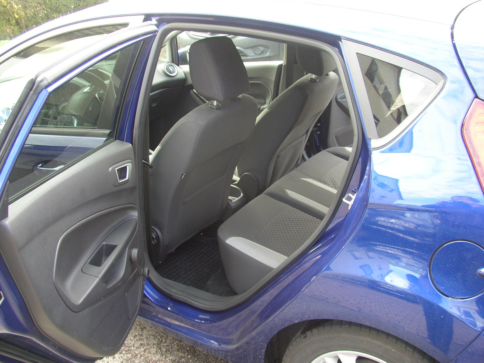 PKW Ford Fiesta 4 türig – 4