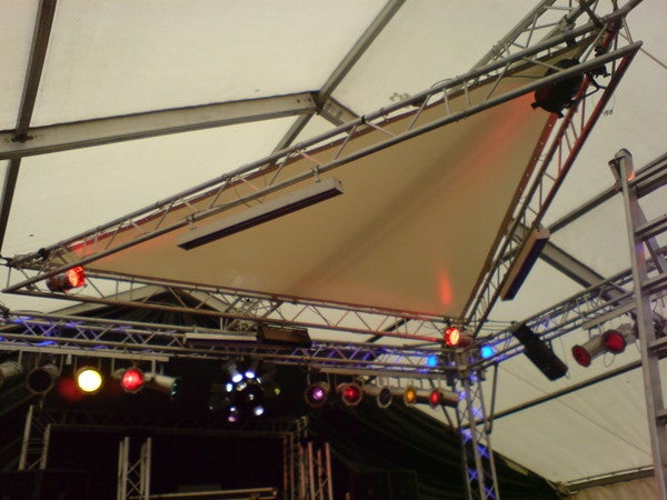 Dreieckleinwand in 2-Punkt Traverse gespannt – 2