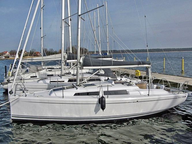 Hanse 315 (21-24) ab Rostock mieten bei MOLA Yachting