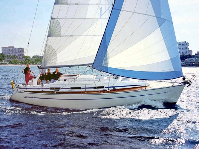 Bavaria 36 cruiser ab Breege mieten bei MOLA Yachting
