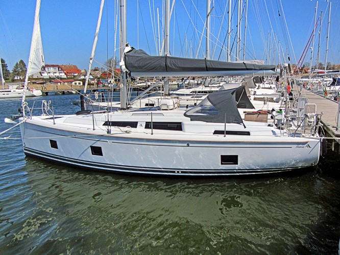 Hanse 418 (22-24) ab Heiligenhafen-Grossenbrode mieten bei MOLA Yachting