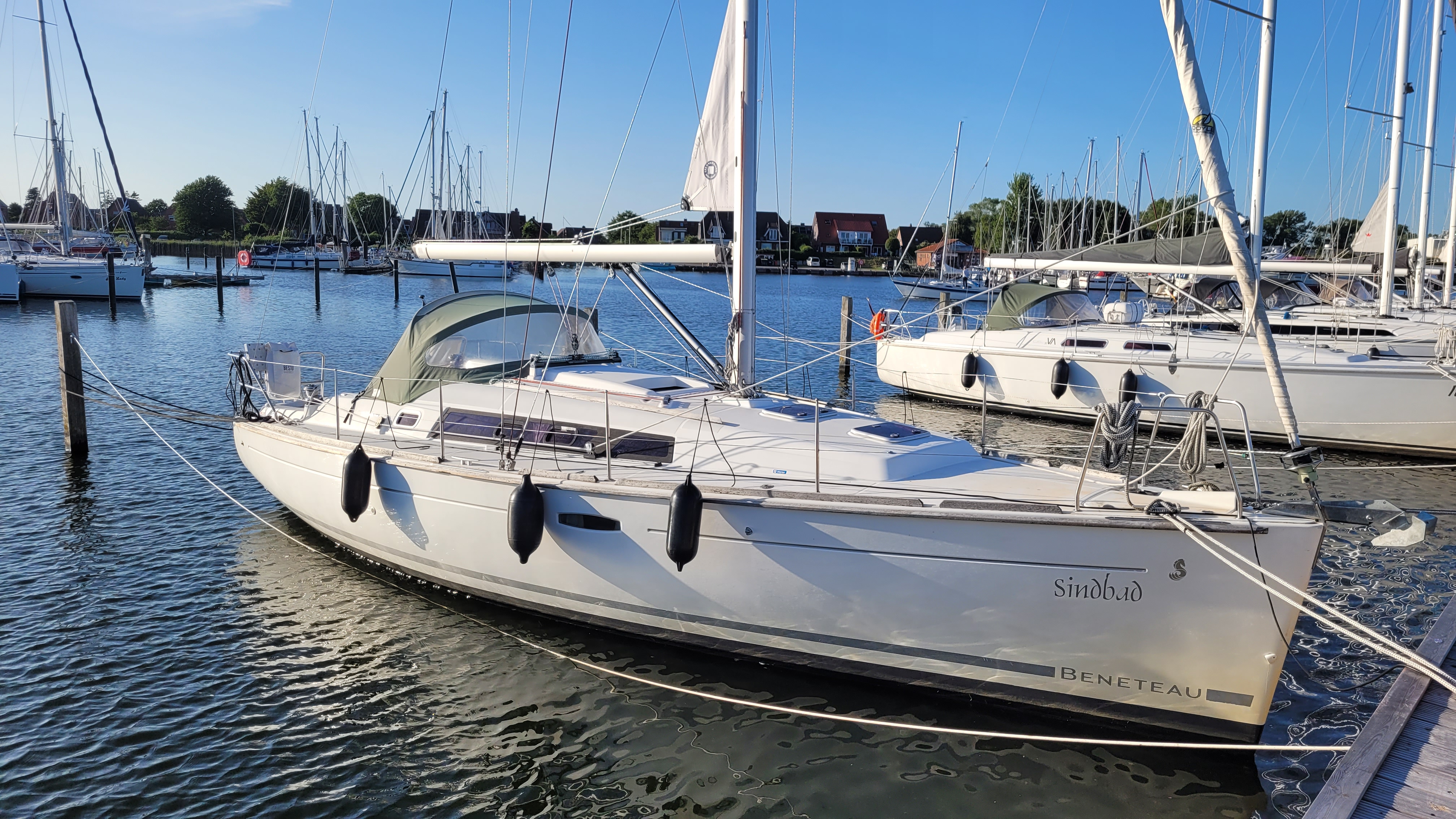 Beneteau Oceanis 34 ab Heiligenhafen-Grossenbrode mieten bei MOLA Yachting