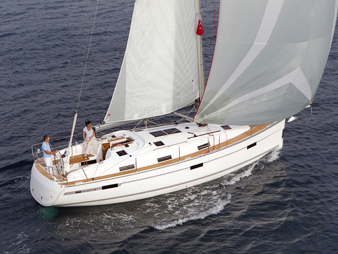 Bavaria Cruiser 36 ab Heiligenhafen-Grossenbrode mieten bei MOLA Yachting