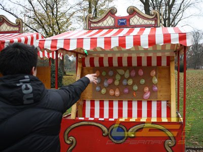 Nostalgie Pfeilwurfstand Luftballon Dart mieten bei Oppermann Events