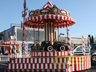 Karussell mit Oldtimer Autos - 4 Plätze mieten bei Oppermann Events