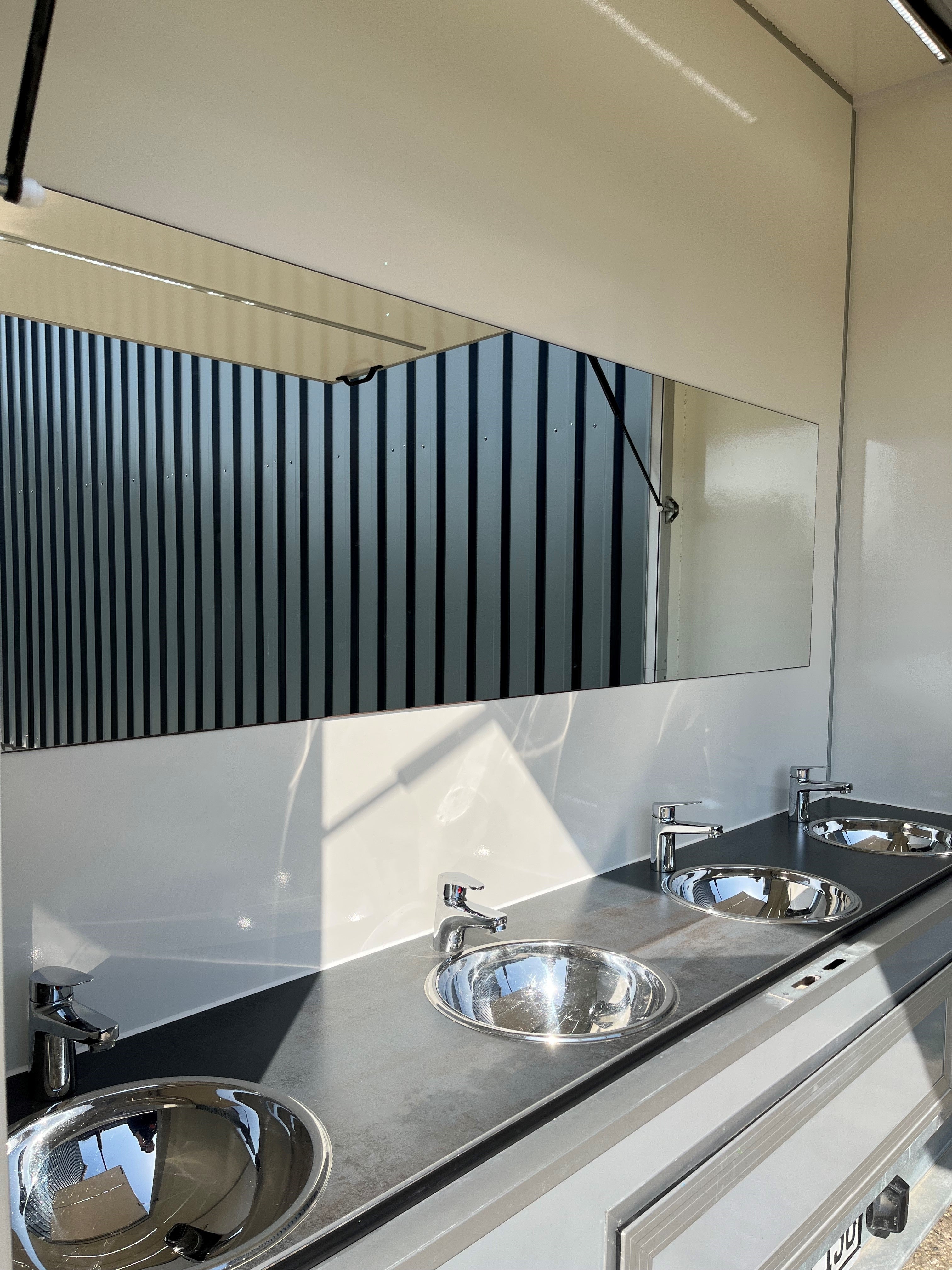 WC NRW Duschtrailer Duschcontainer #Duschtrailer #Dusche #Mobiler Duschwagen – 3