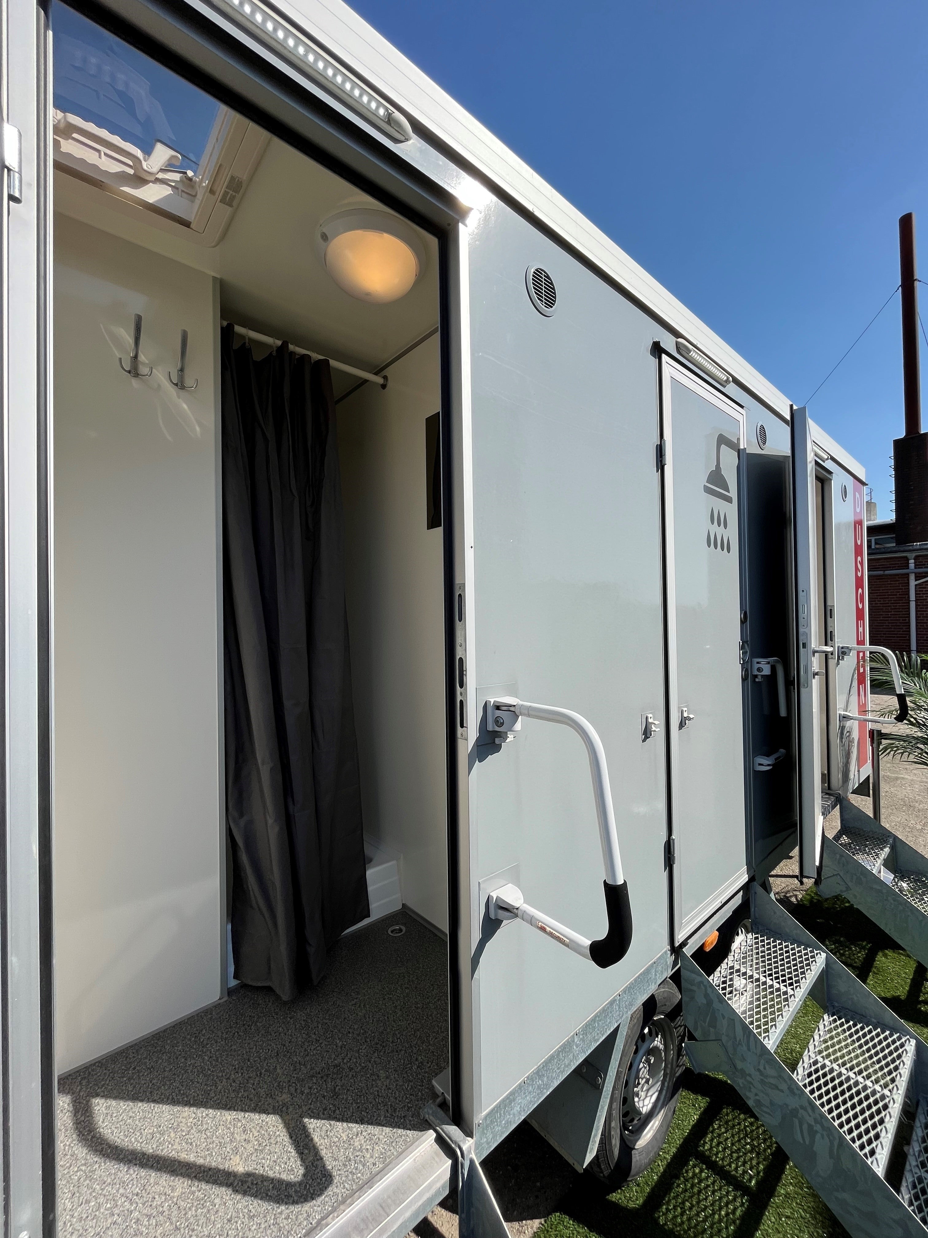 WC NRW Duschtrailer Duschcontainer #Duschtrailer #Dusche #Mobiler Duschwagen – 4