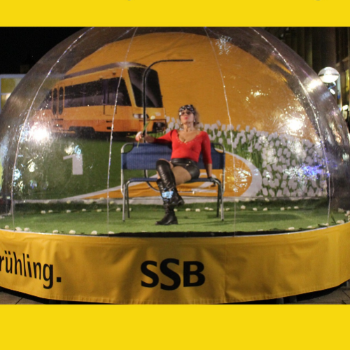 Begehbare Oster-Kugel für Foto Promotion mieten bei Crypton Event GmbH (GF Jörg Cziesla)