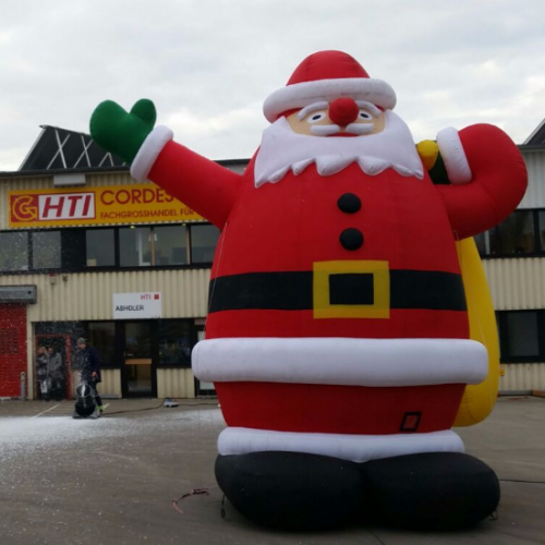 Aufblasbarer Weihnachtsmann mieten bei Crypton Event