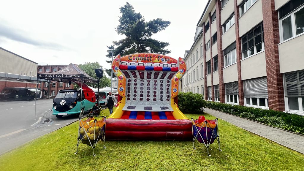 XXL Vier Gewinnt Basketball mieten bei Crypton Event GmbH (GF Jörg Cziesla)