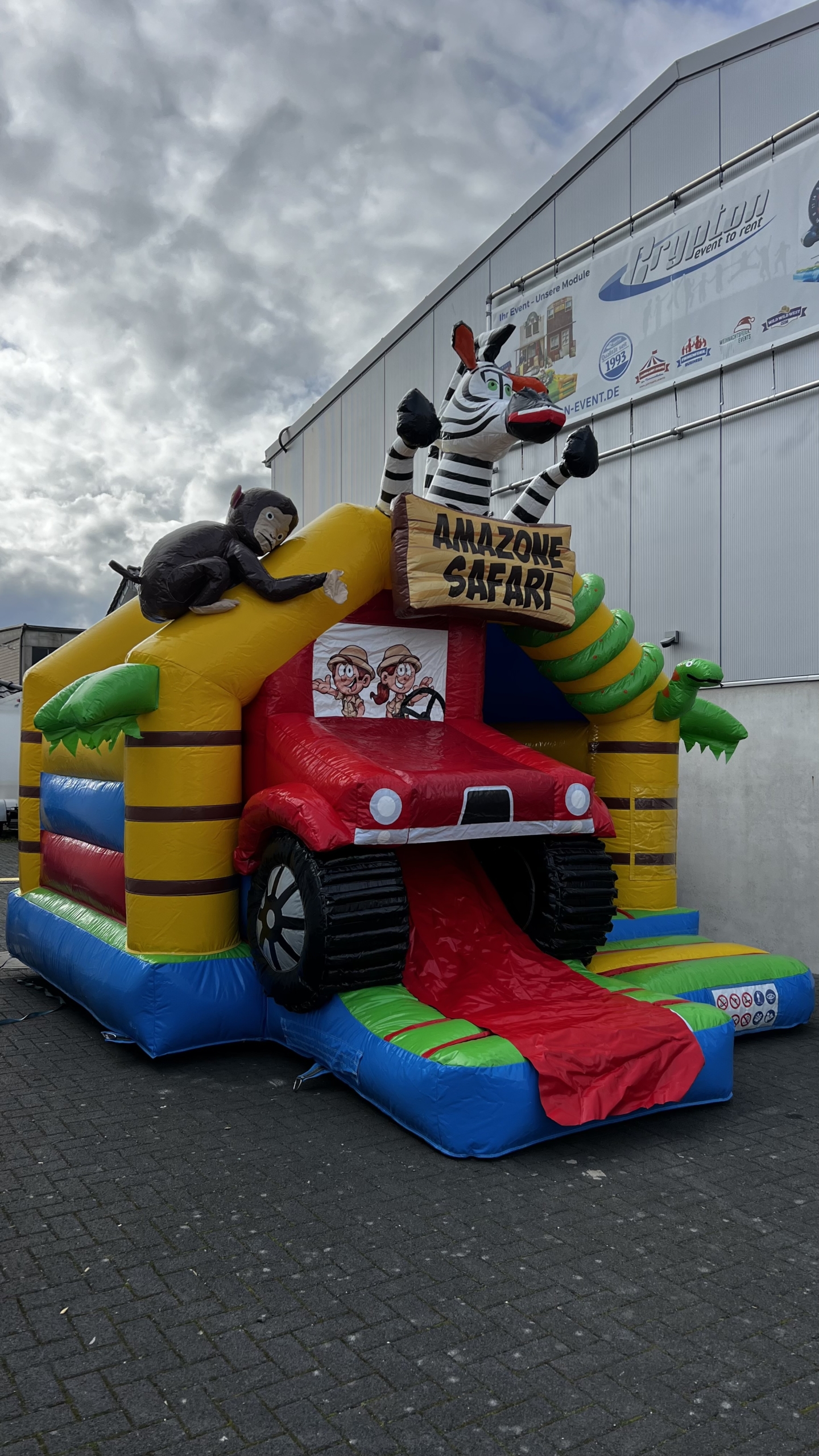 Safari Hüpfburg mieten bei Crypton Event GmbH (GF Jörg Cziesla)