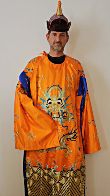 Chinesische Tracht Orange-Blau (Seidenkutte und Hut) mieten