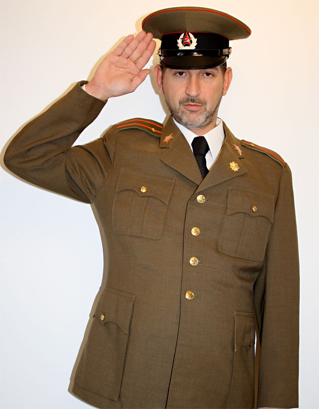 Russische Uniform Khaki (Jacke, Hose, Schirmmütze und Krawatte) mieten
