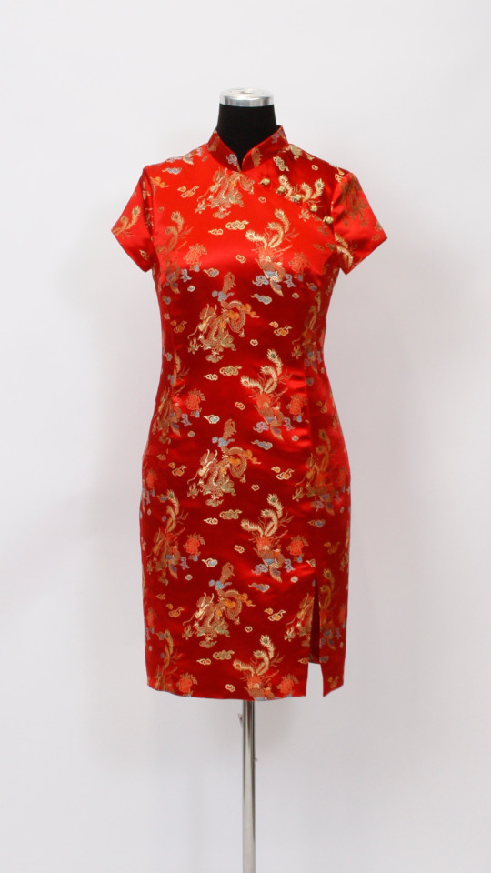 Chinesische Tracht – Damen – Rot (Kleid, Hut und Fächer) mieten