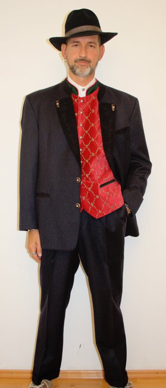 Niederösterreicher Tracht (Jacke, Weste, Hemd, Hose, Hut und Haferlschuhe) mieten
