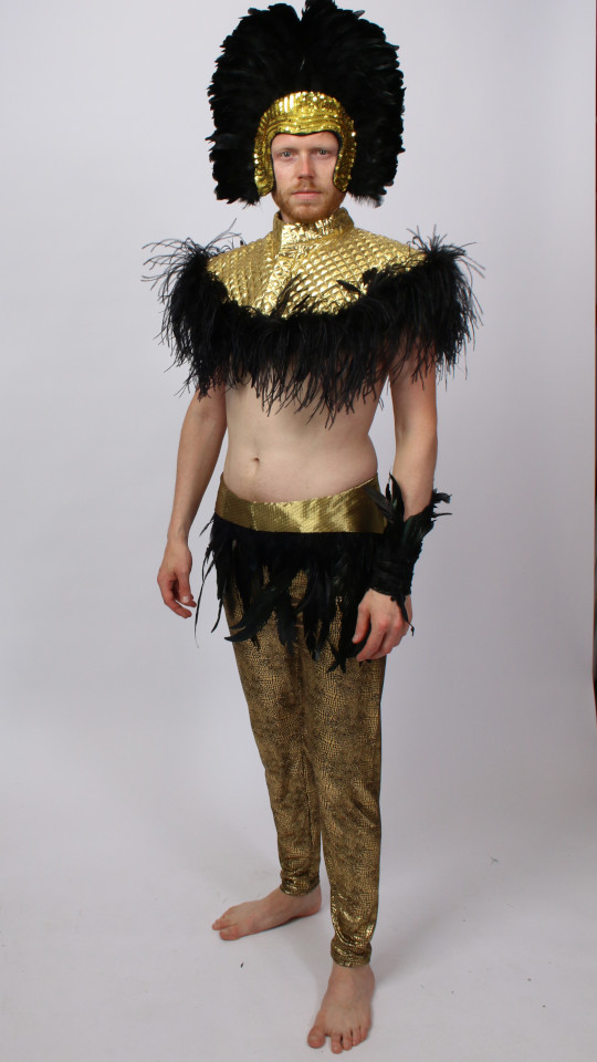 Burning Man Outfit – Gold (Kopfschmuck, Umhang, Hose und Federschmuck mieten