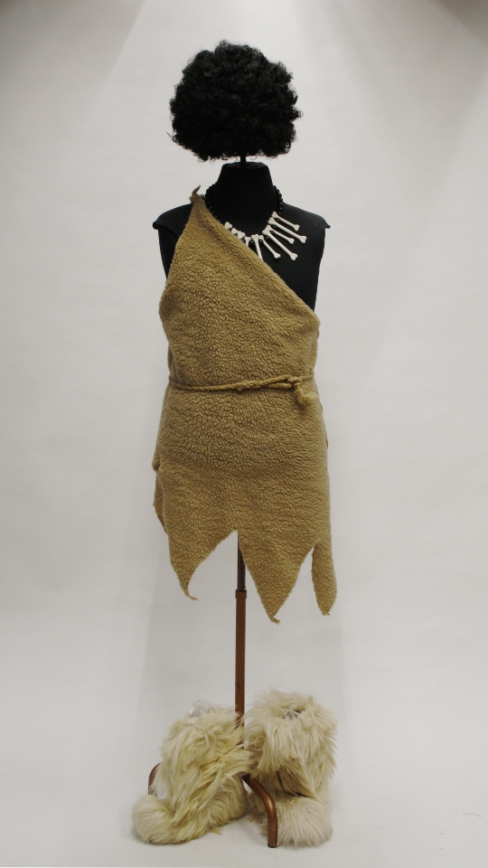 Höhlenmensch Outfit (Fellumhang und Kette) mieten