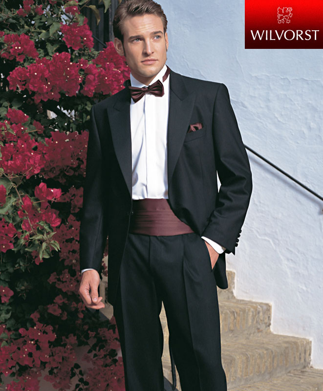 Smoking – Spitzrever (Jacke, Hose, Hemd, Fliege, Kummerbund, Manschettenknöpfe, Hosenträge
