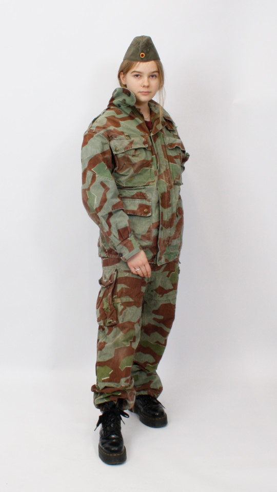 Camouflage – Tarnanzug – Armee Outfit (Jacke, Hose und Schiffchen) mieten