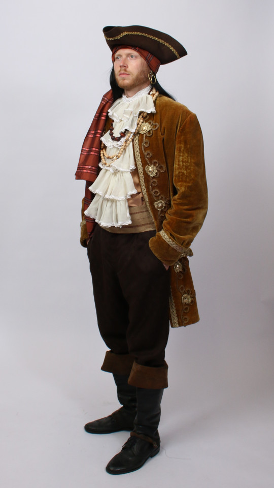 Pirat Outfit – Samt (Samtfrack, Jabot, Gamaschen, Dreispitz und 2 Ketten) mieten