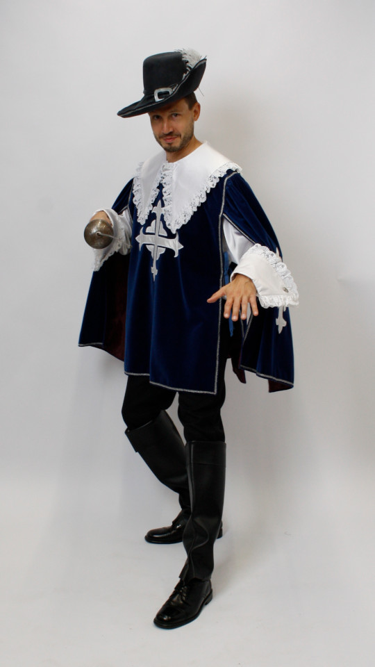 Musketier Outfit – Blau-Silber (Überwurf, Hemd und Hut) mieten