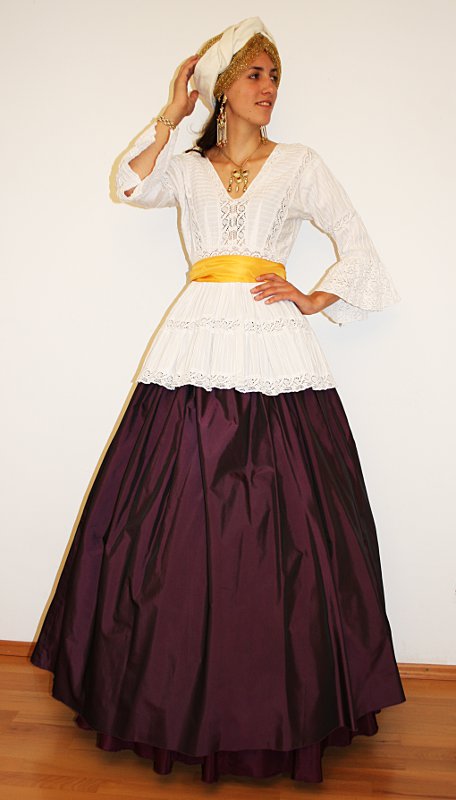 Brasilianische Tracht – Weinrot (Rock, Reifrock, Bluse, Schärpe, Turban, Ohrringe und Kett
