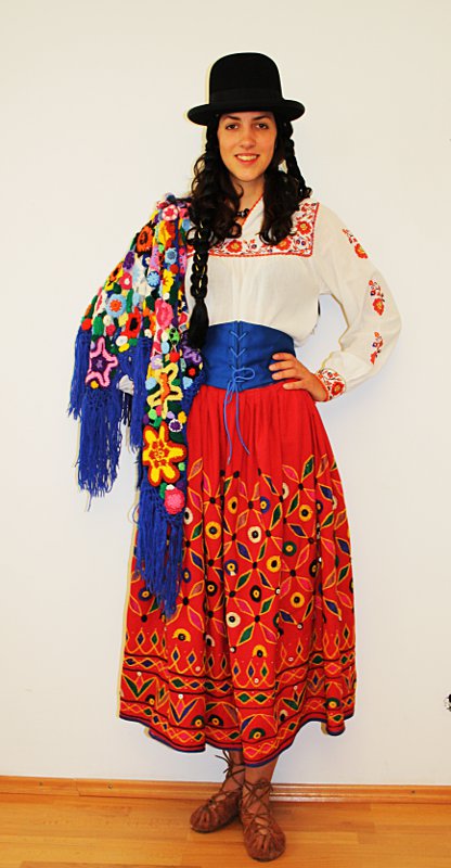 Peruanische Tracht – Damen (Bluse, Mieder, Rock, Schultertuch und Melone) mieten