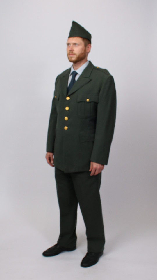 Amerikanische Uniform – Grün (Jacke, Hose, Hemd, Krawatte und Schirmmütze) mieten
