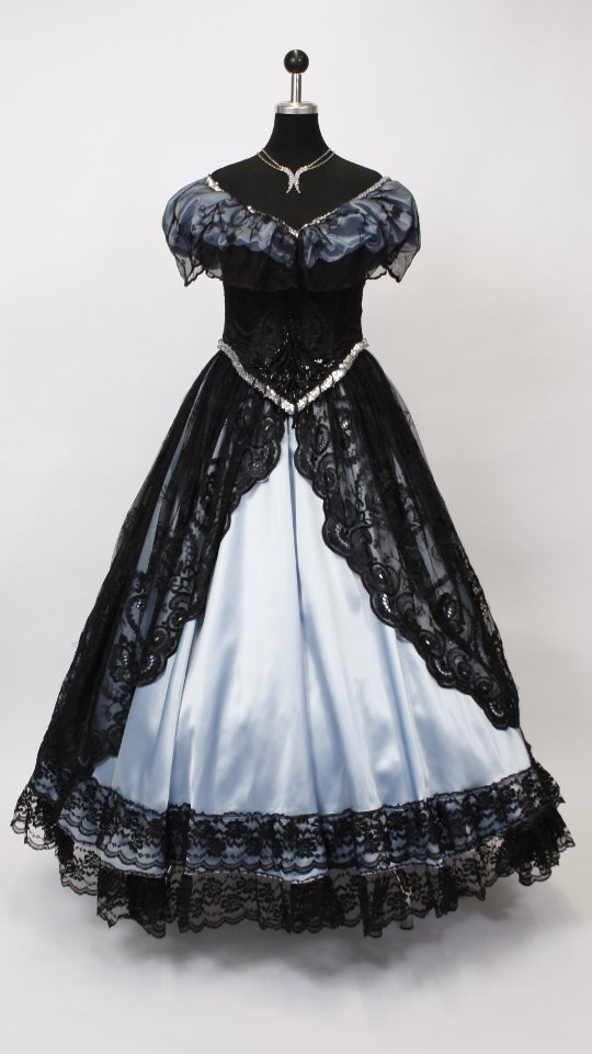 Aschenputtel Outfit – Schwarz-Hellblau (Kleid, Reifrock und Kette) mieten