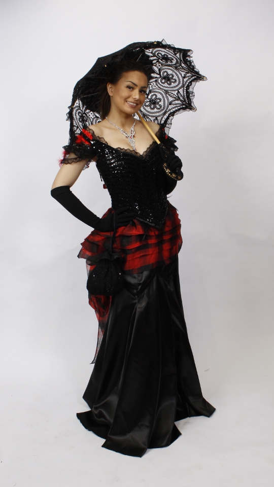 Jahrhundertwende Outfit – Schwarz-Rot (Kleid, Hütchen, Handschuhe, Pompadure, Kette, Armba