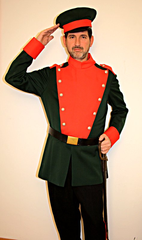 Uniform – Grün (Jacke und Koppel) mieten