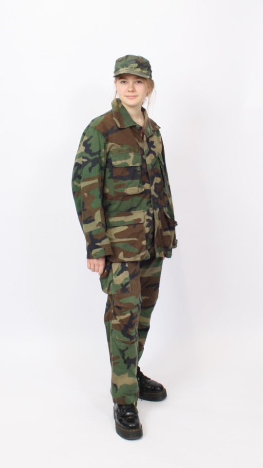 Tarnanzug – Camouflage – Armee Outfit – Geteilt (Jacke und Hose) mieten