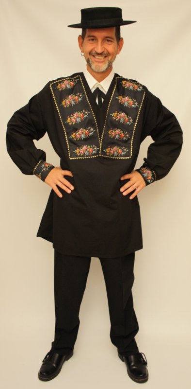 Nidwaldner Tracht (Überhemd, Hemd, Hose, Halsschleife, Hut und Haferlschuhe) mieten