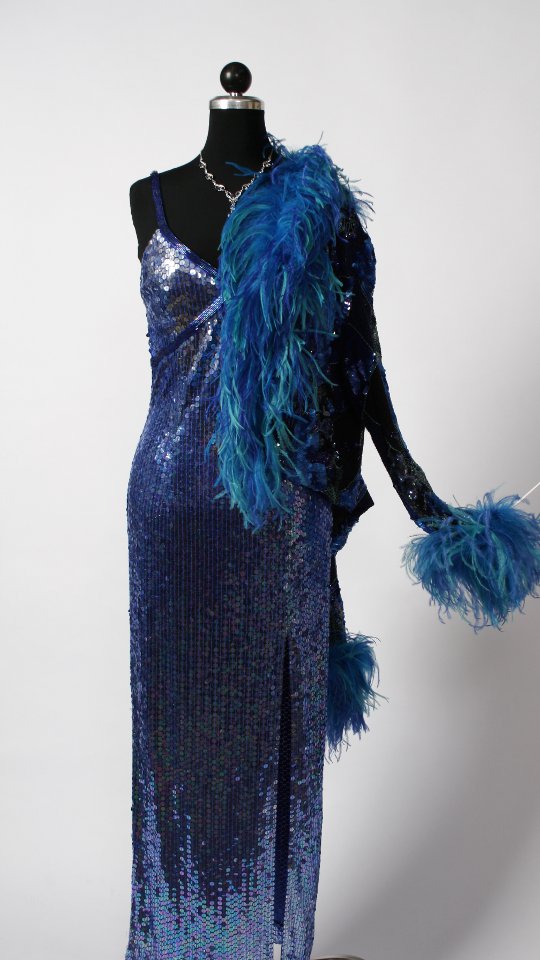 Paillettenkleid – Fantasy – Silvester Outfit – Blau (Kleid und Kette) mieten