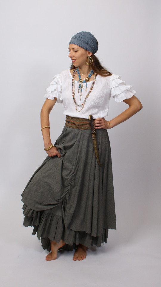 Piratin Outfit – Grau (Rock und Tuch) mieten