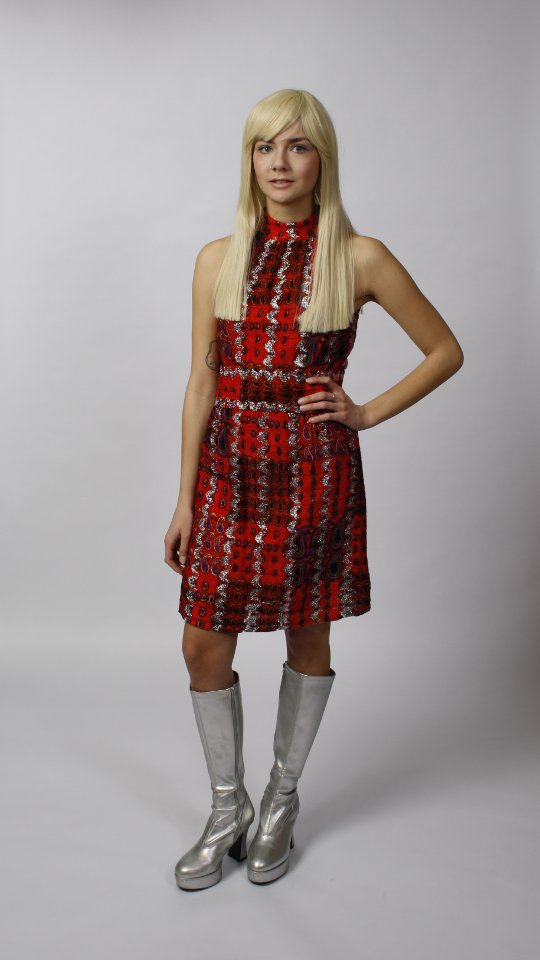 60er-70er Jahre Outfit – Damen – Rot-Silber (Kleid und Ohrringe) mieten