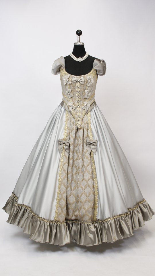 Rokokokleid – Hofdame Outfit – Grau (Kleid, Reifrock und Kette) mieten