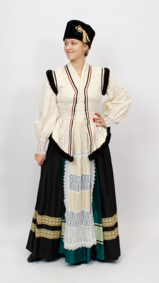 Russische Tracht – Damen (Kleid, Weste und Mütze) mieten