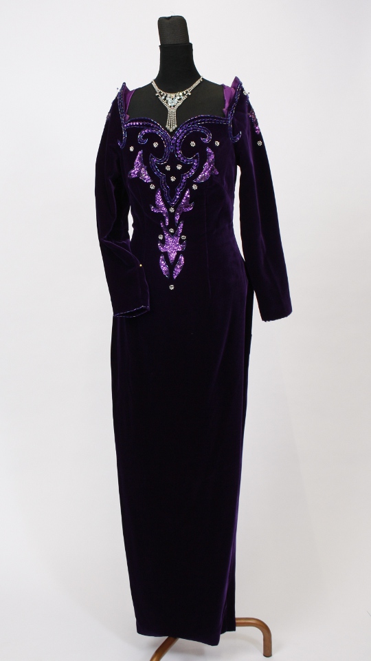 30er Jahre Outfit – Lila (Kleid und Kette) mieten