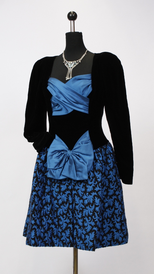 80er Jahre Outfit – Damen – Schwarzblau (Kleid und Kette) mieten