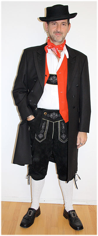 Schwarzwälder Tracht (Gehrock, Weste, Hemd, Lederhose mit Hosenträgern, Hut, Dreieckstuch,