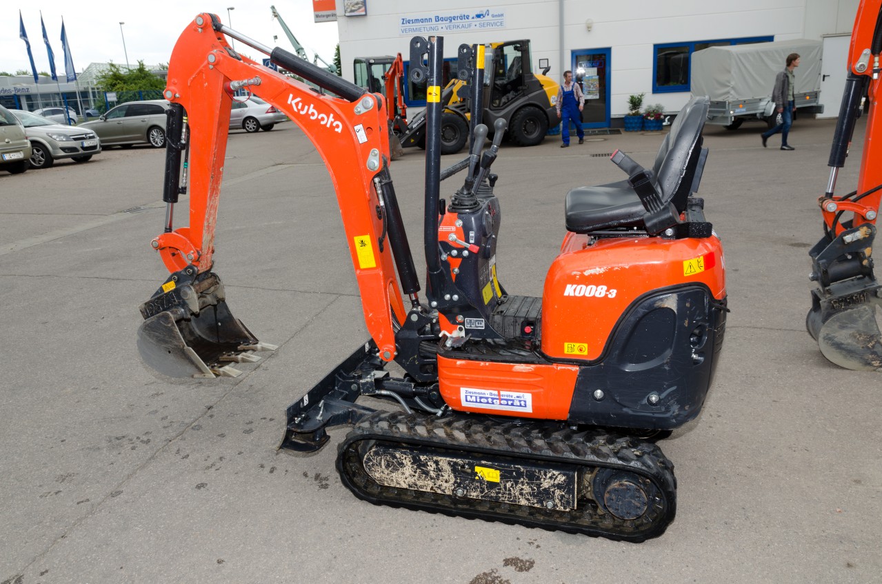 Minibagger - mit einem Tieflöffel – 1,0 t Kubota U10 / K008 / Develon DX10 mieten