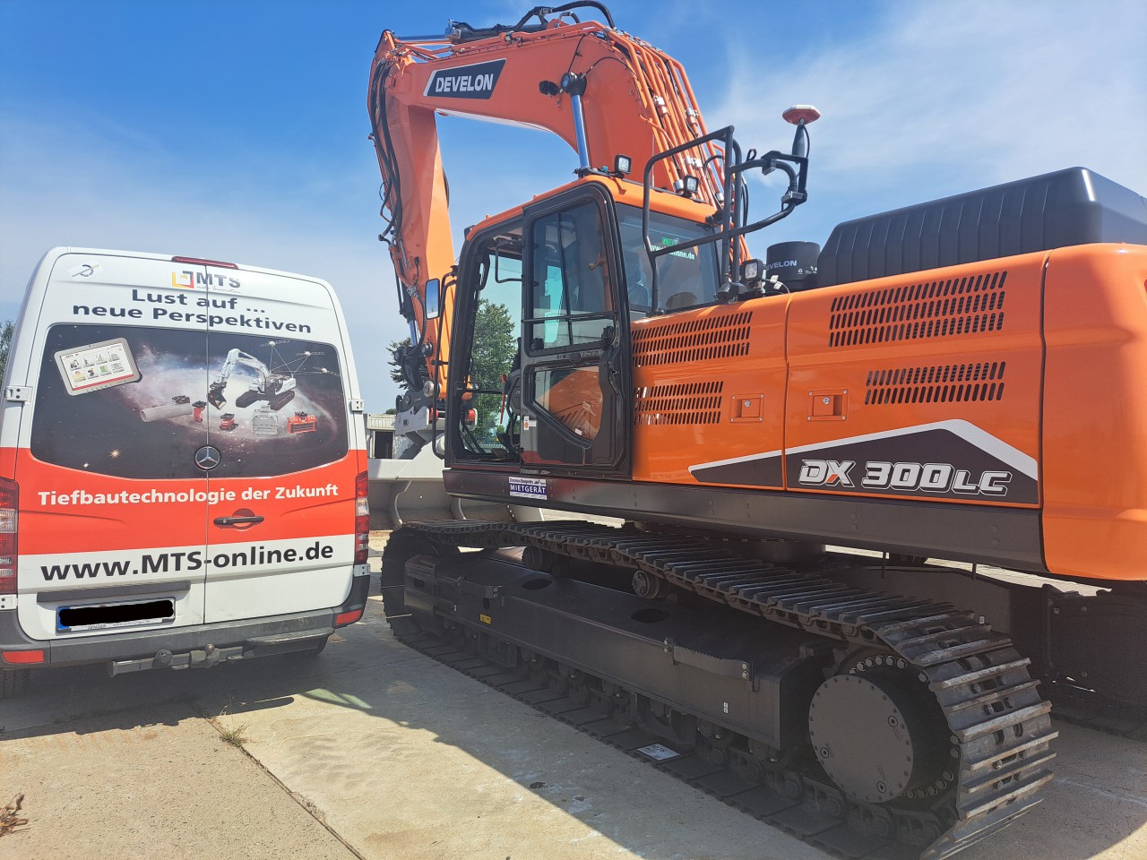 Raupenbagger – 30,0 t Develon DX300 mieten bei Ziesmann Baugeräte GmbH