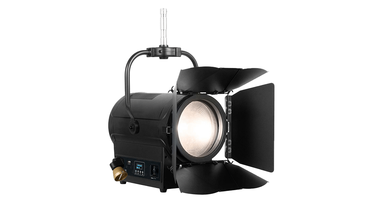 Elation – KL Fresnel 8″ P.O. 12°-36°, 350W, 3000K, Stufenlinse Stangenbedienbar mieten